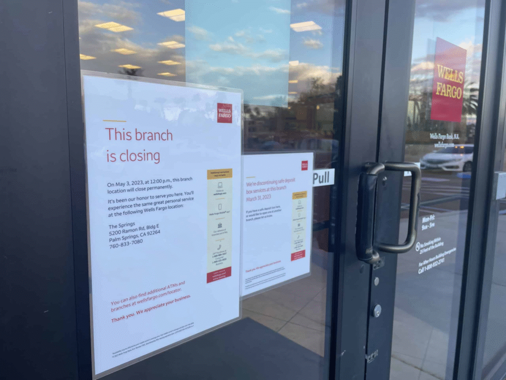 wells fargo banks closing